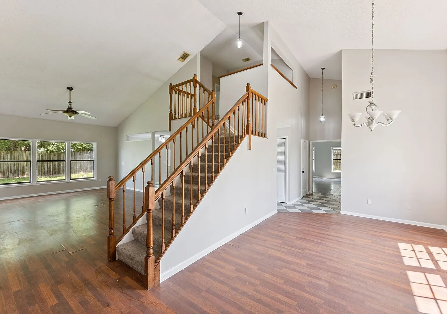 Spacious 4/2.5 in Lake Mary with Fenced Yard — Photo 4