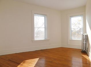 1812 Central St #12-11, Evanston, IL 60201