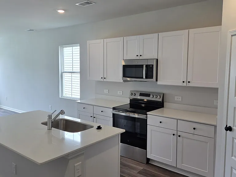 2128 Osprey Isle Ln SW — Photo 3
