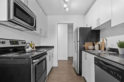 170 E 5th St #1500015 photo 1