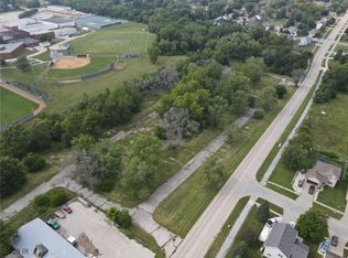 1602 E 2nd Ave, Indianola, IA 50125