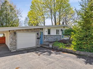 130 Brooklawn Dr, Rochester, NY 14618