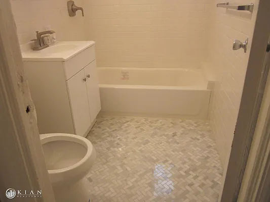 Rented by Kian Realty | media 16