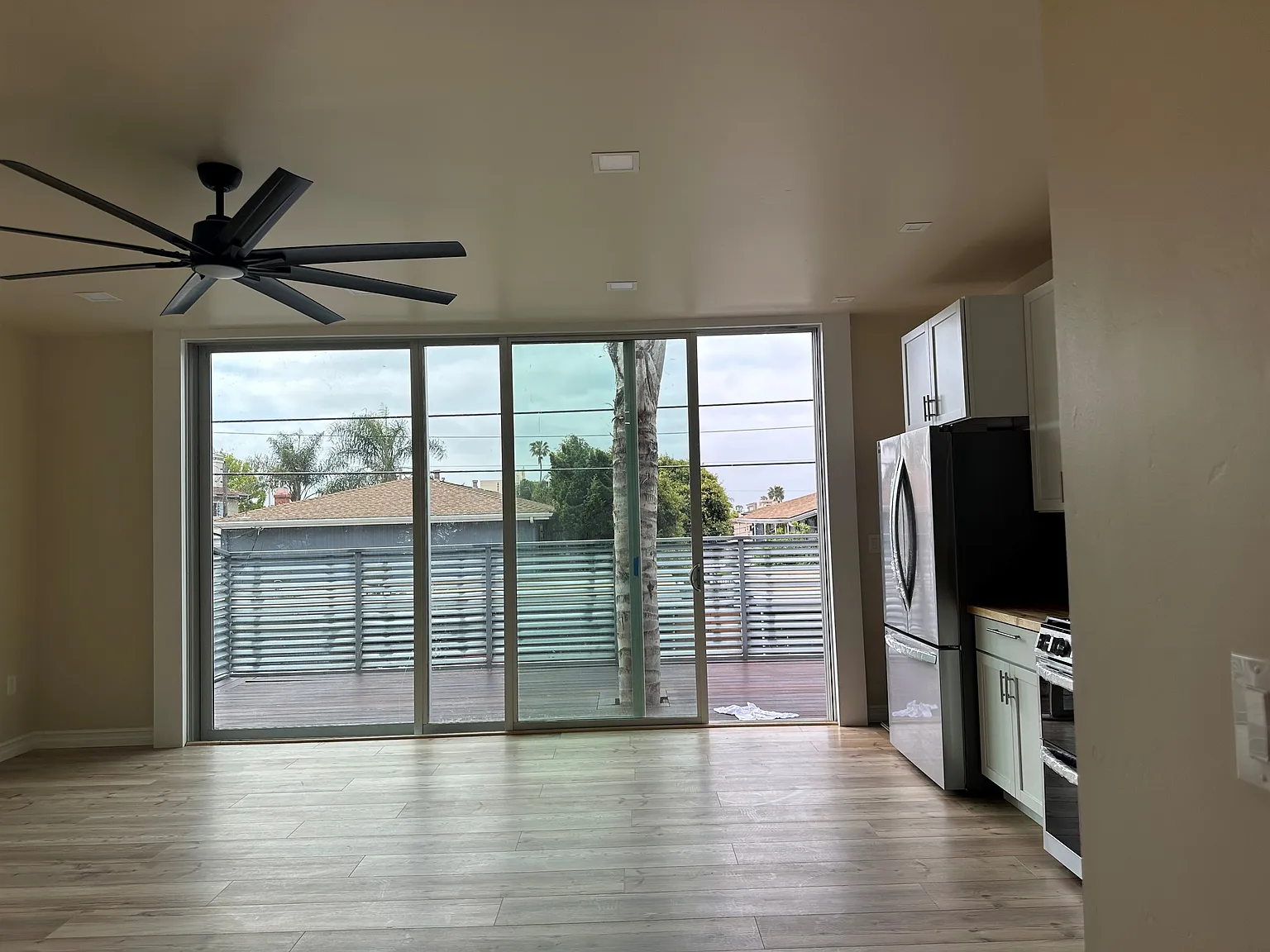 2 bed, 950 sqft, $4,650 — Photo 4