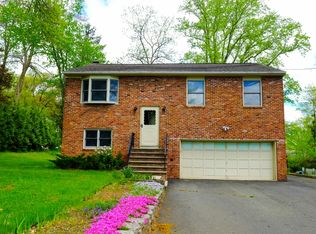 100 Hillside Ave, Watchung, NJ 07069