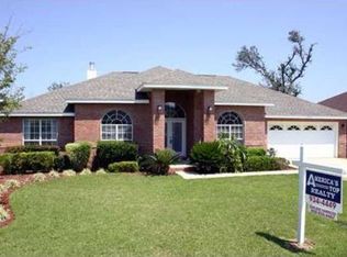 1200 Jaguar Cir, Gulf Breeze, FL 32563
