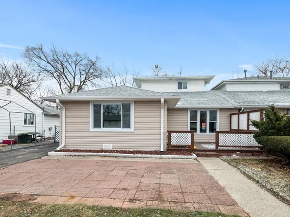 8945 S Corcoran Rd, Hometown, IL 60456