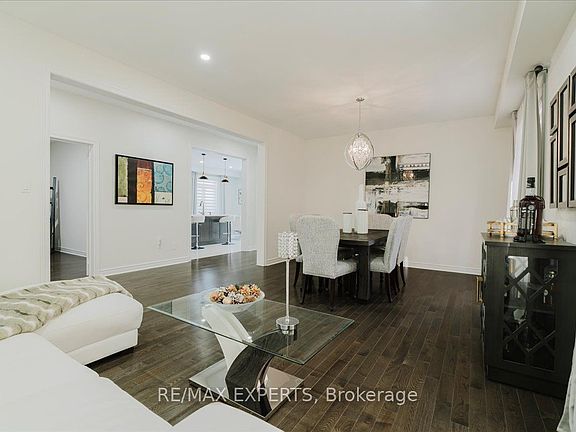 5th image of 43 Lewis Ave