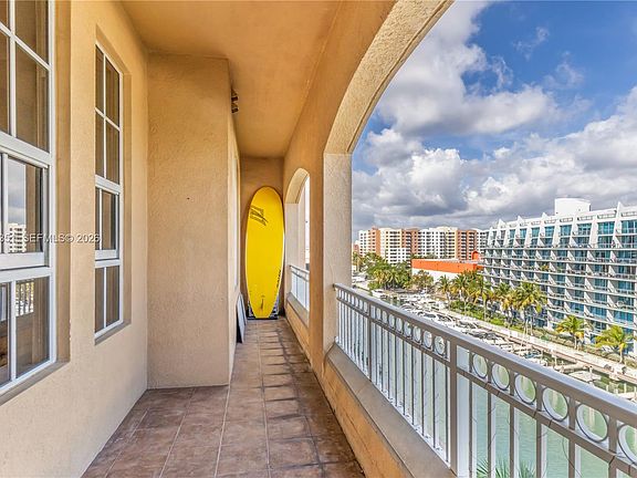 3rd image of 3001 NE 185th St APT 707