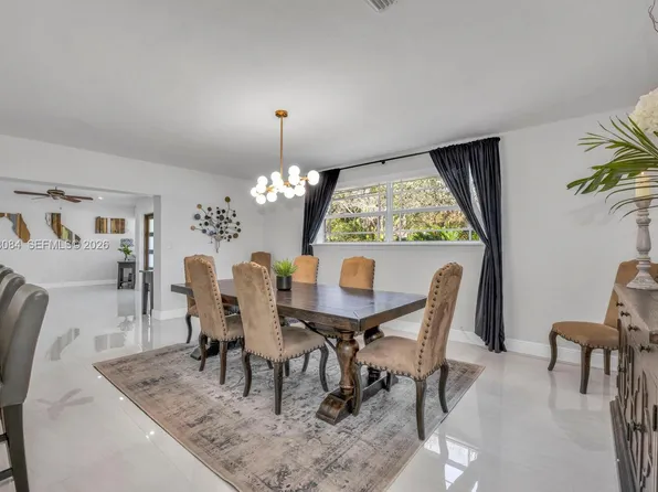 6904 SW 65th Ave, South Miami, FL 33143