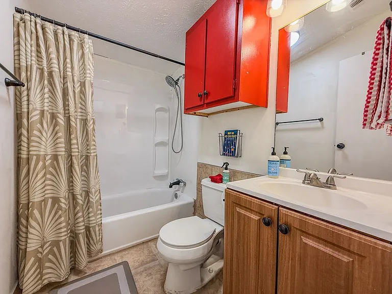 2015 Holly St — Photo 3