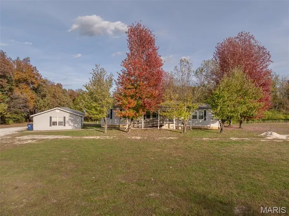 28048 Beverly Dr, Wright City, MO 63390