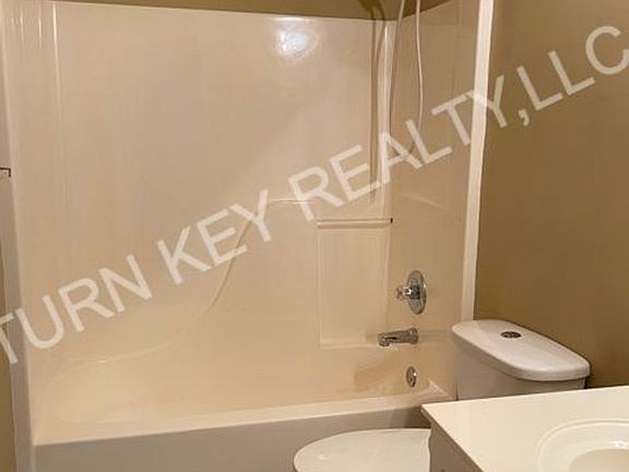 4th image of 515 Enclave Cir