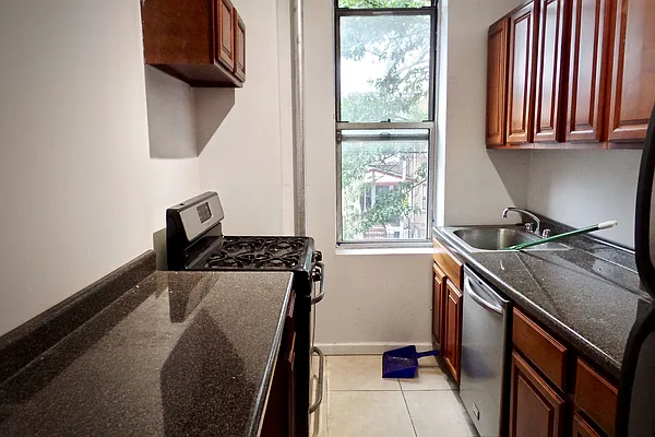 Rented by Albert Attias, LREB | media 8