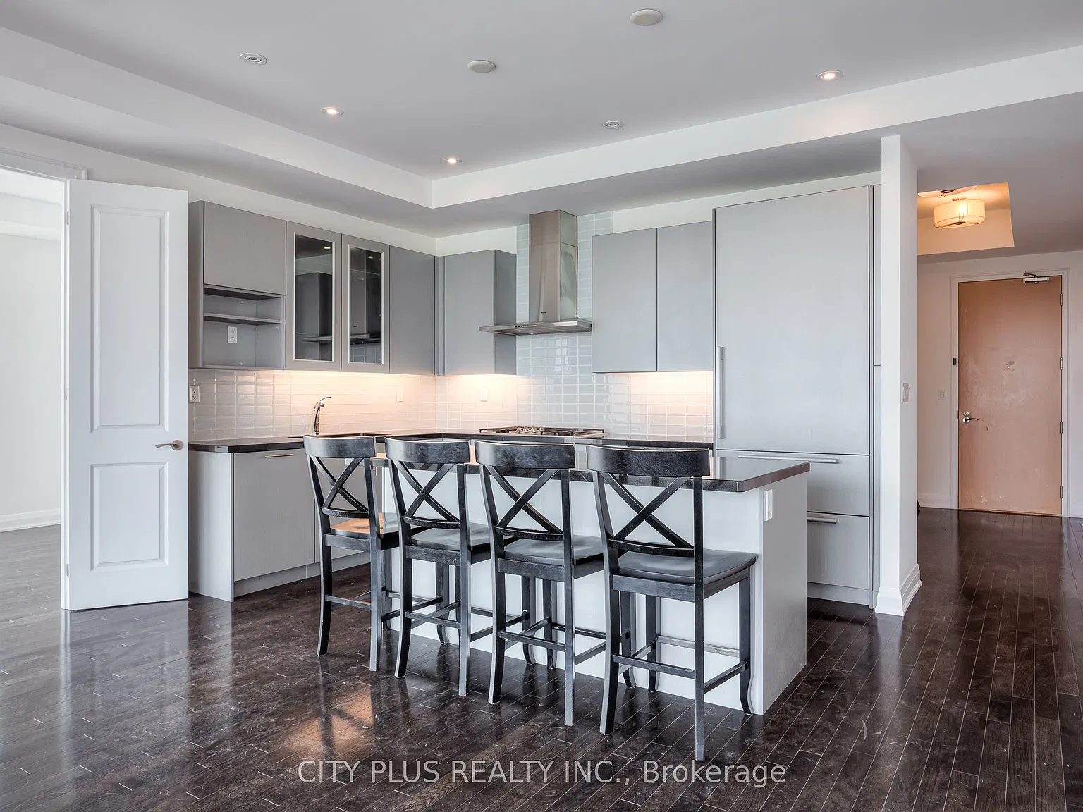 3 bed, $7,900 — Photo 3