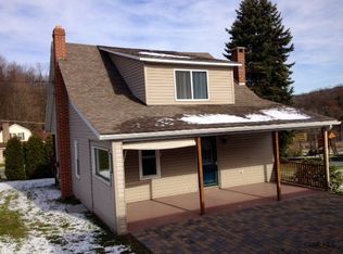 524 Leventry Rd, Johnstown, PA 15904