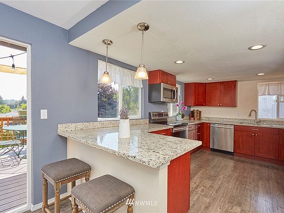 Kitchen was new in 2019 and all appliances do stay