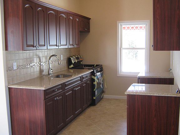 5th image of 3565 Laconia Ave