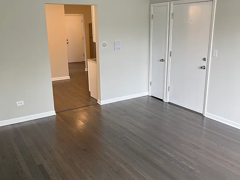 1255 E Washington St #2W — Photo 2