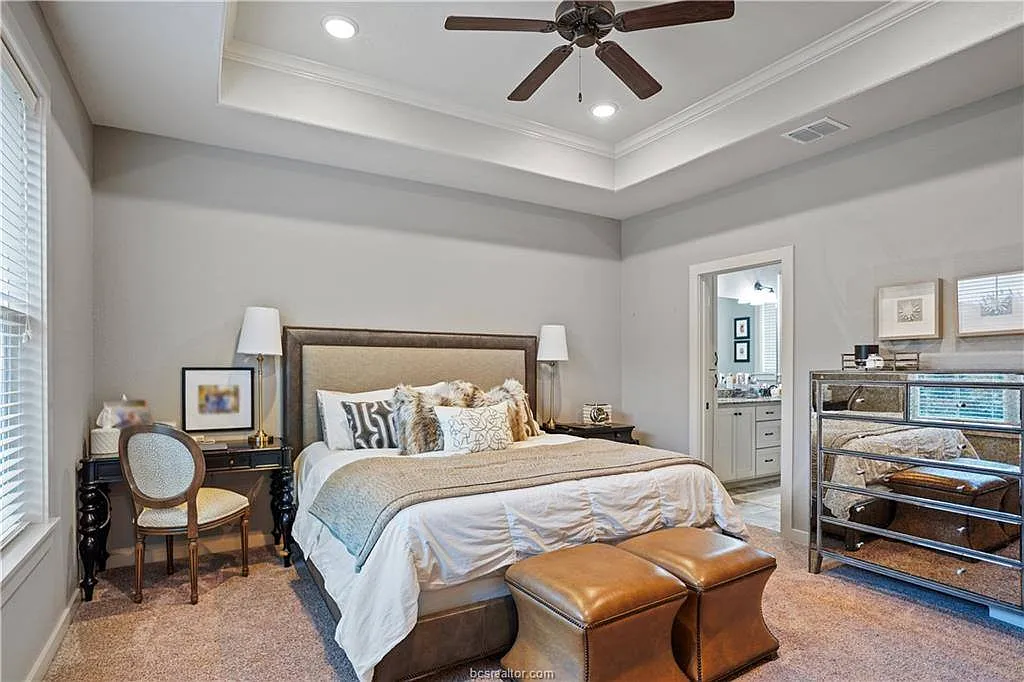 4 bed, 2406 sqft, $3,250 — Photo 4