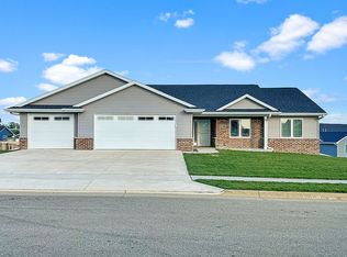 2168 Chickasaw Dr, Asbury, IA 52002
