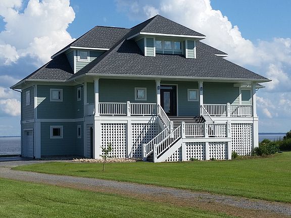 Expansive Front Yard