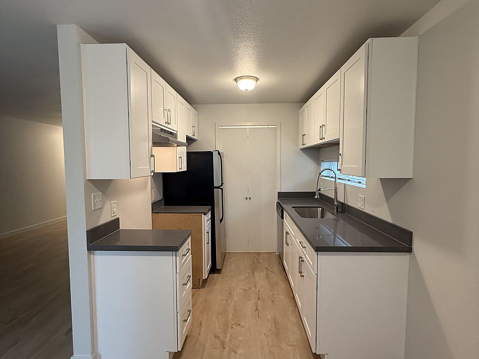 New Kitchen, stove to be installed before move in