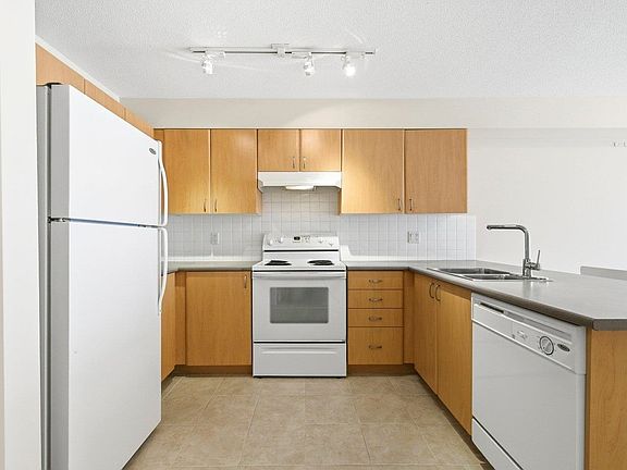 3rd image of 14859 100th Ave #204