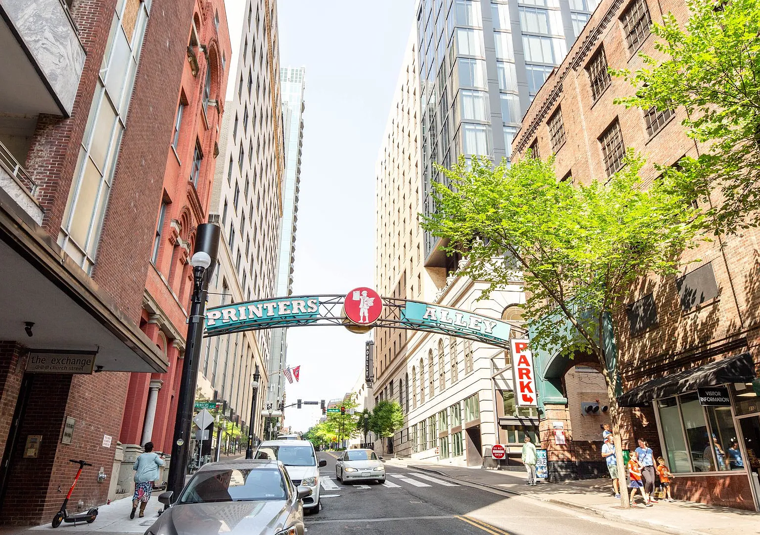 Stunning Downtown Condo — Photo 3