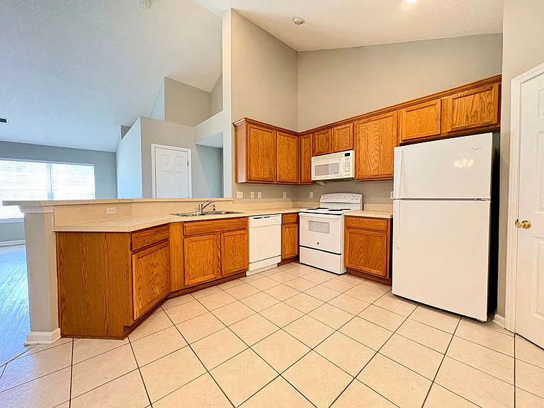 465 Live Oak Walk — Photo 7