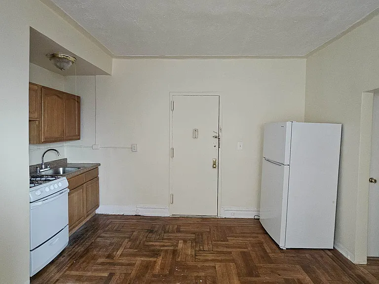 2415 Newkirk Ave #3O — Photo 6