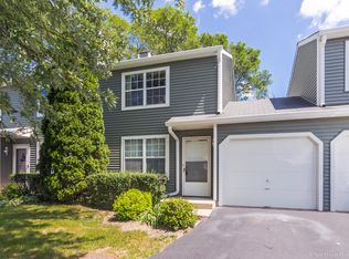 407 Meadow Hill Ln, Round Lake Beach, IL