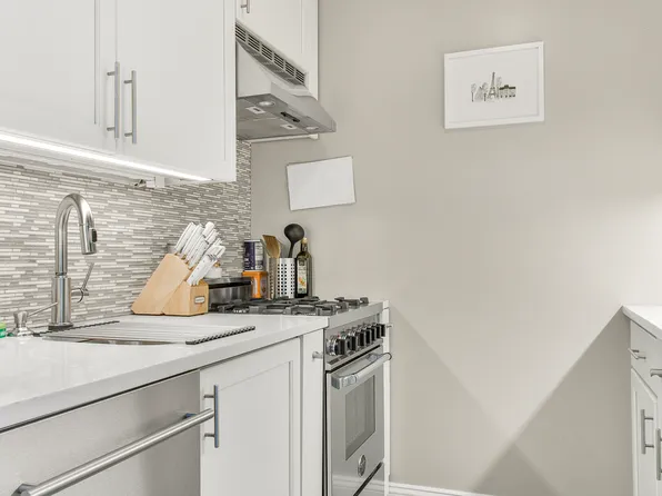 210 East 63rd Street image 9 of 15