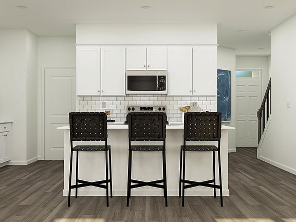 4th image of 525 Giovanni Drive