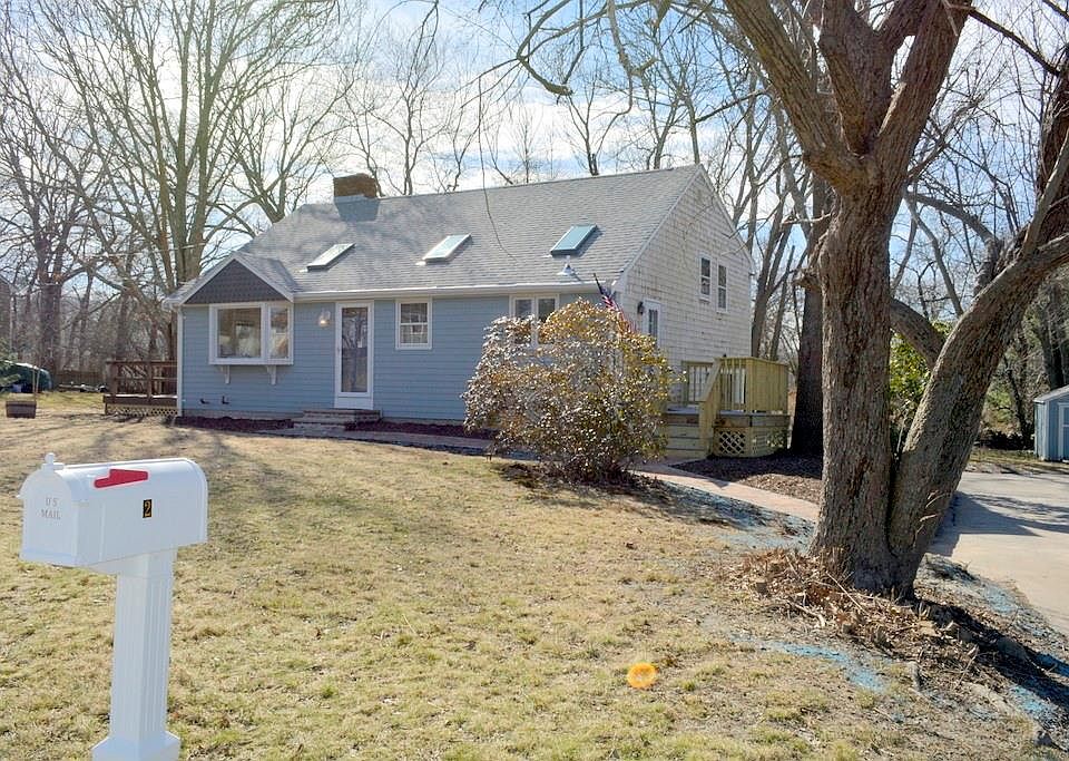 2 Redic Ct, Bristol, RI 02809 Zillow