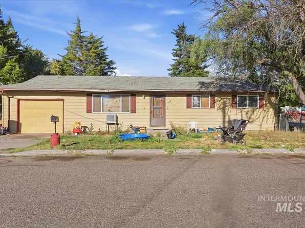 695 NW 4th St, Ontario, OR 97914