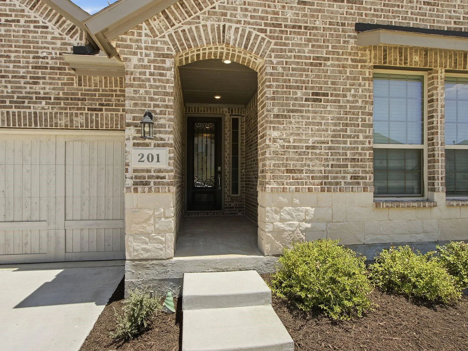 3 bed, 2.5 bath, 2124 sqft, $2,750 — Photo 4
