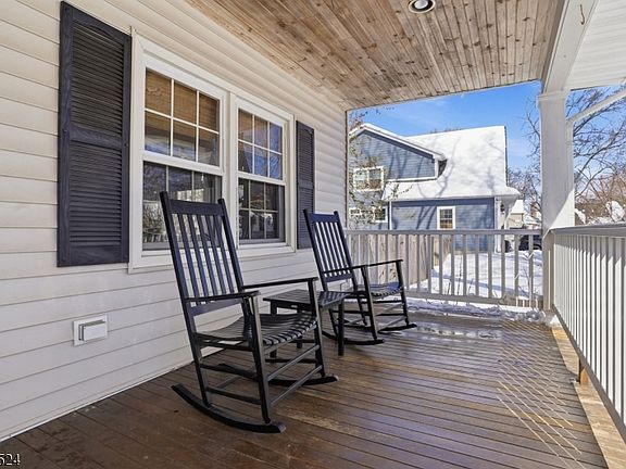 3rd image of 941 Harding St