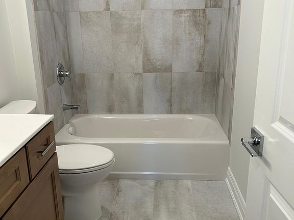 4th image of 1088 Walburg Ave #201