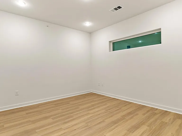 100 W Mockingbird Ln #305 — Photo 13