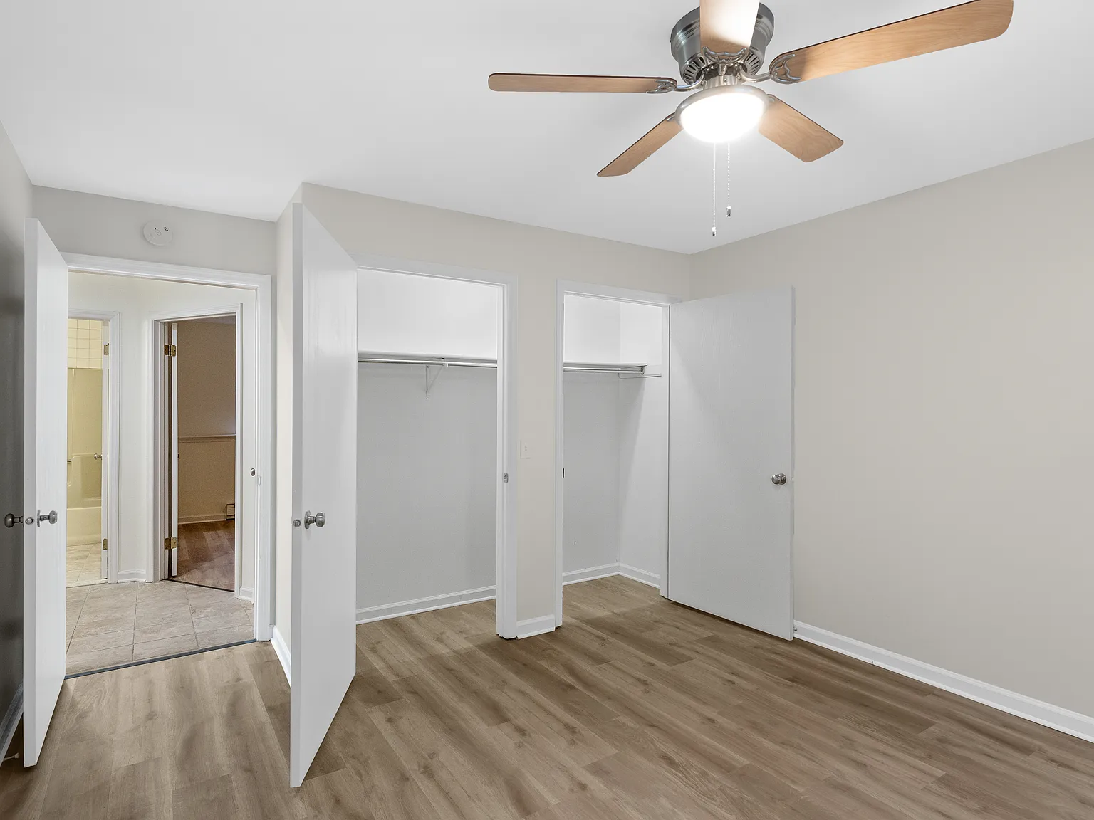 2 bed, 1000 sqft, $1,825 — Photo 4