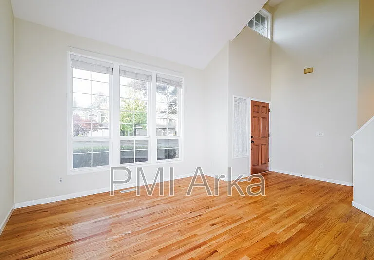 2451 238th Pl NE — Photo 2