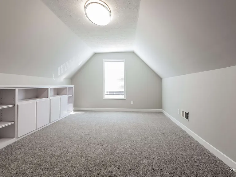 2323 Heatherton Cir — Photo 14