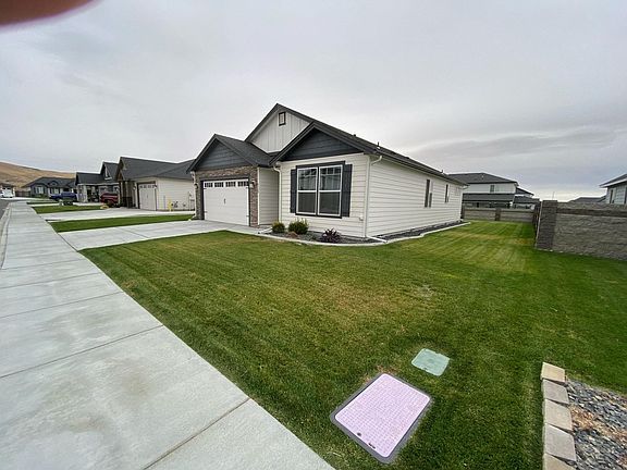 2nd image of 8328 Ballard Loop