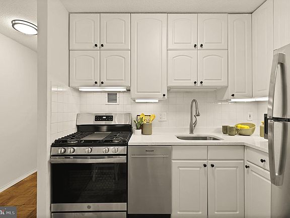 4th image of 1301 20th St NW APT 817