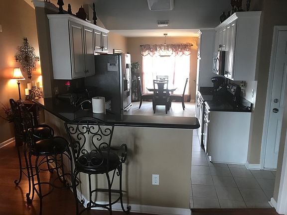 5th image of 716 E Camelton Dr