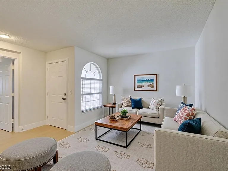 1800 Edmond St #124 — Photo 12