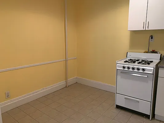 Rented by Chartwell Manhattan Realty | media 9