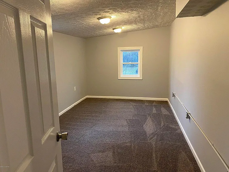 5312 Devers Ave — Photo 3