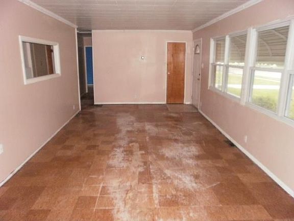 2nd image of 777 Vinnedge Ave